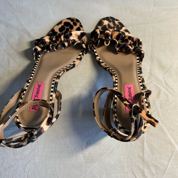 Betsy Johnson ILIANA velvet animal print sandals. NEW W/O TAGS OR BOX. - Picture 7 of 7